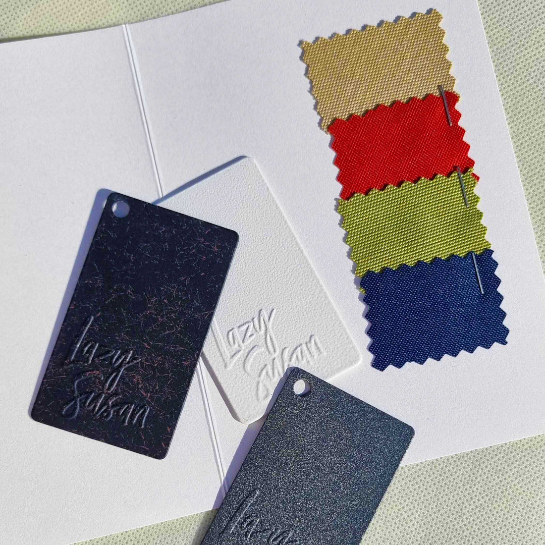 Échantillons | Finitions métalliques & échantillons de tissus