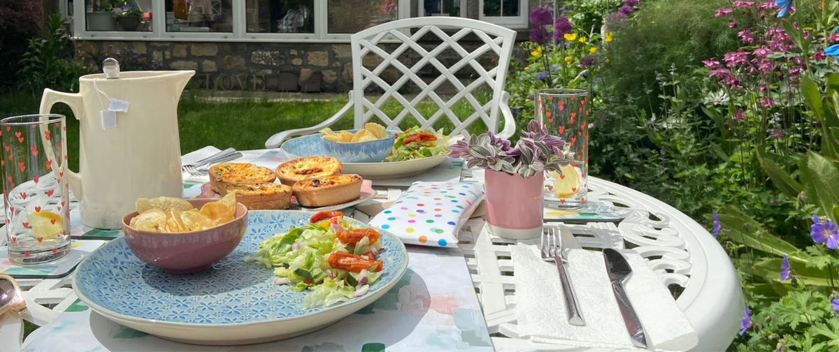Was sind die besten Gartenmöbel zum Draußen-Essen?