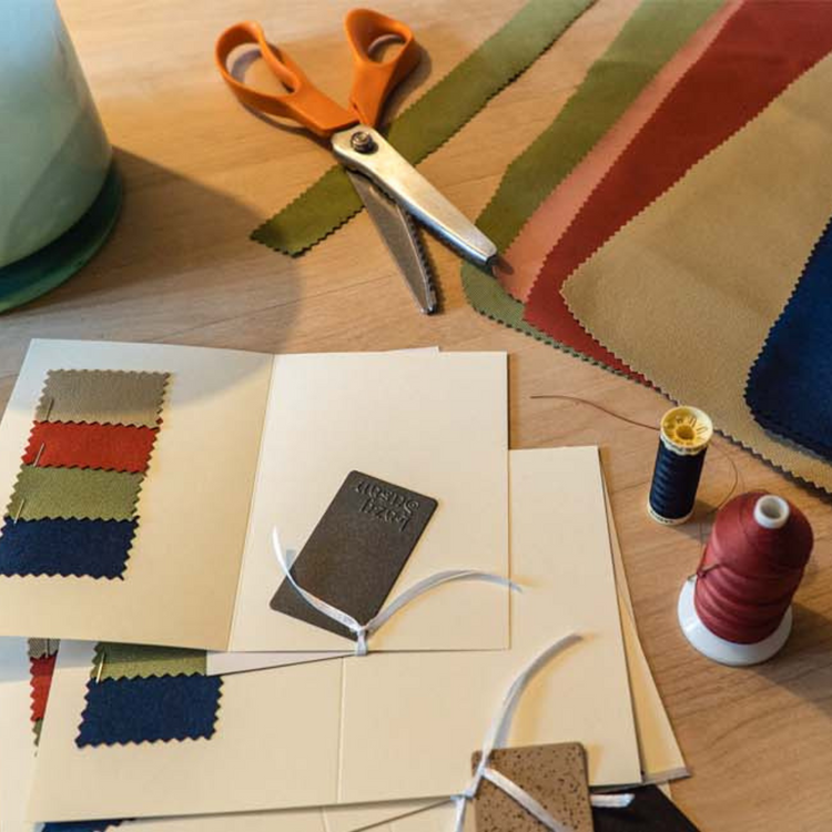 Échantillons | Finitions métalliques & échantillons de tissus