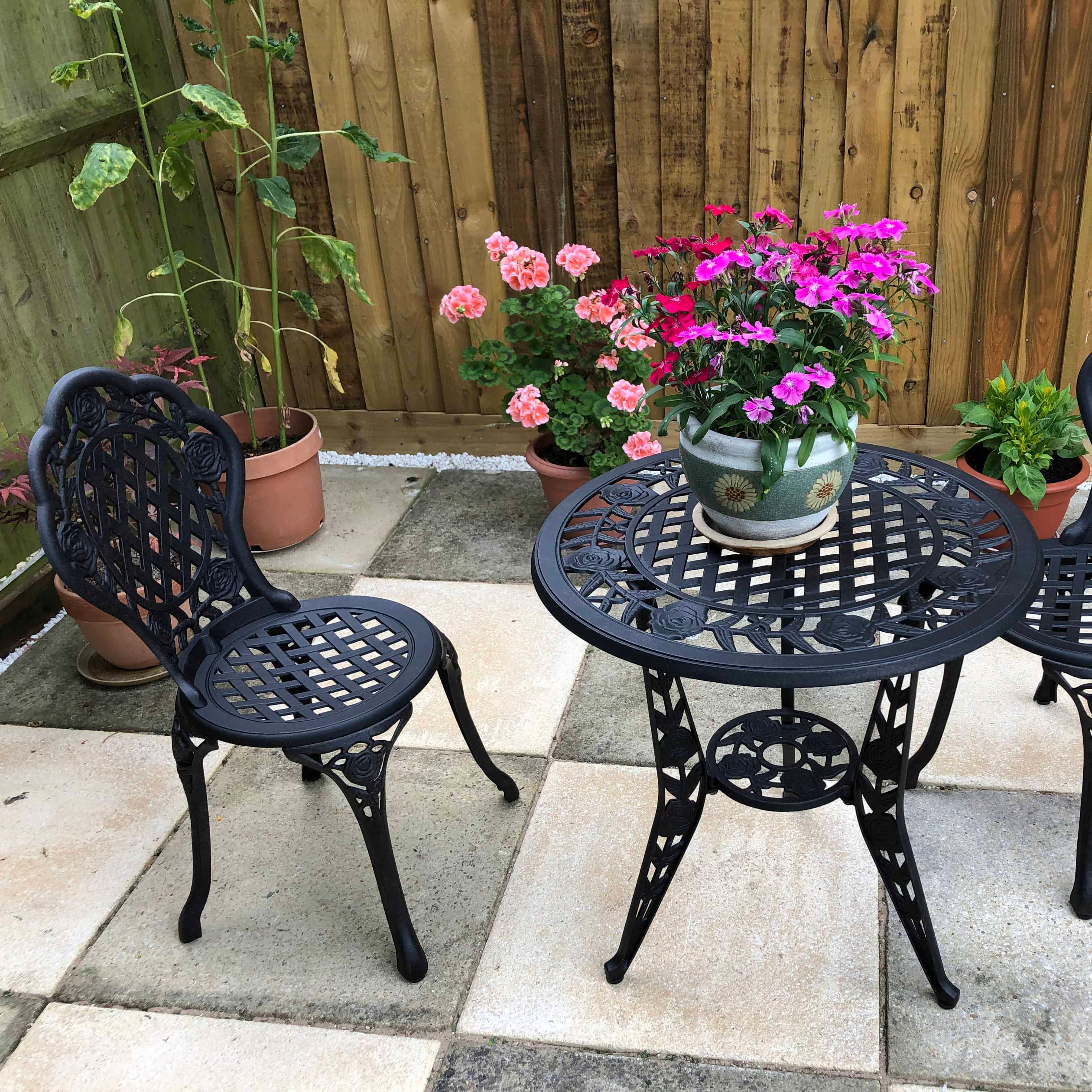 Table et 2 chaises de jardin bistrot Rose - Bronze