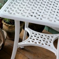 Aperçu: White_Sandra_Side_Table_Cast_Aluminium_Garden_Furniture_5